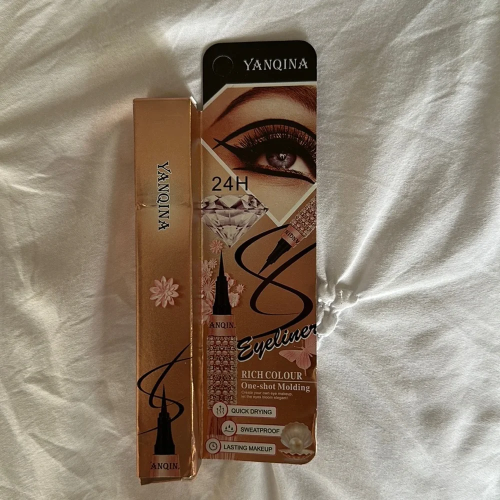 YANQINA Eyeliner Waterproof Sweat-proof Liquid eyeliner